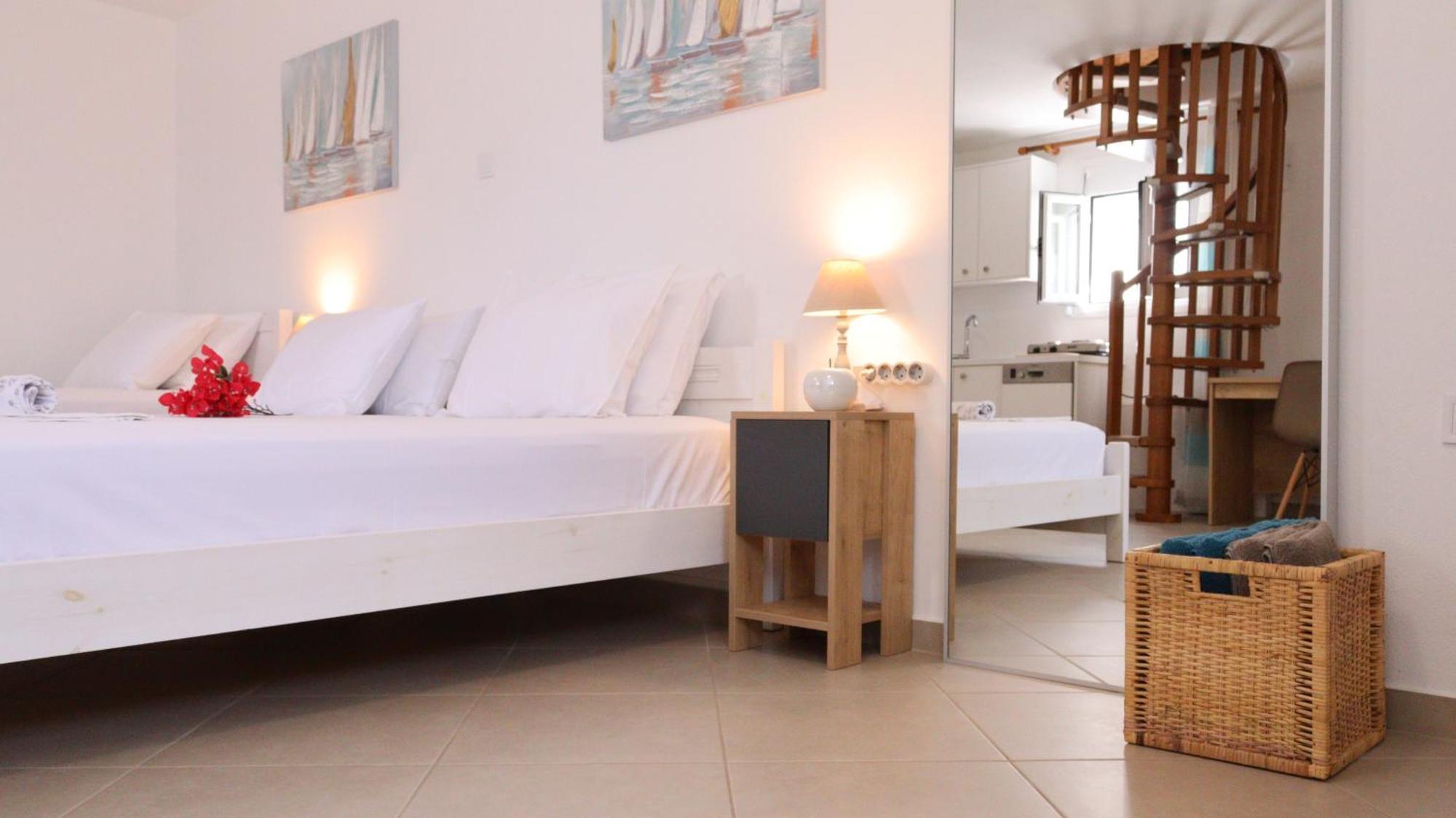 Lemon Tree Maisonette - Naoussa Paros Extérieur photo